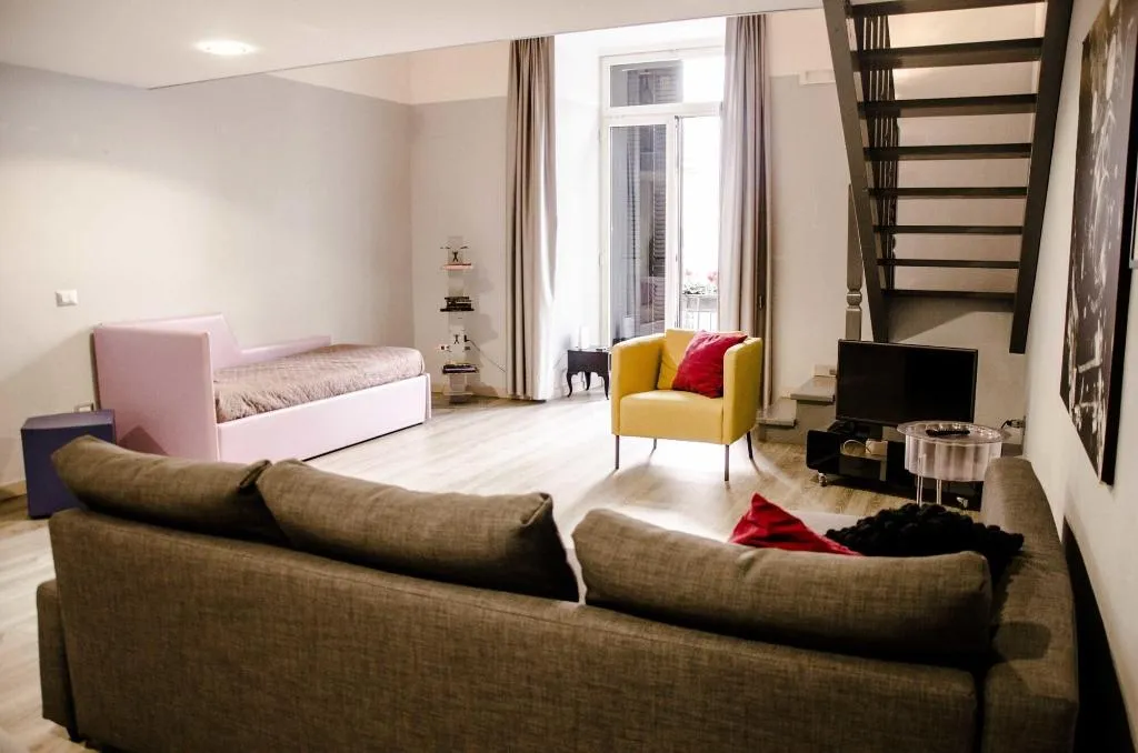 Room, Home&More, Naples
