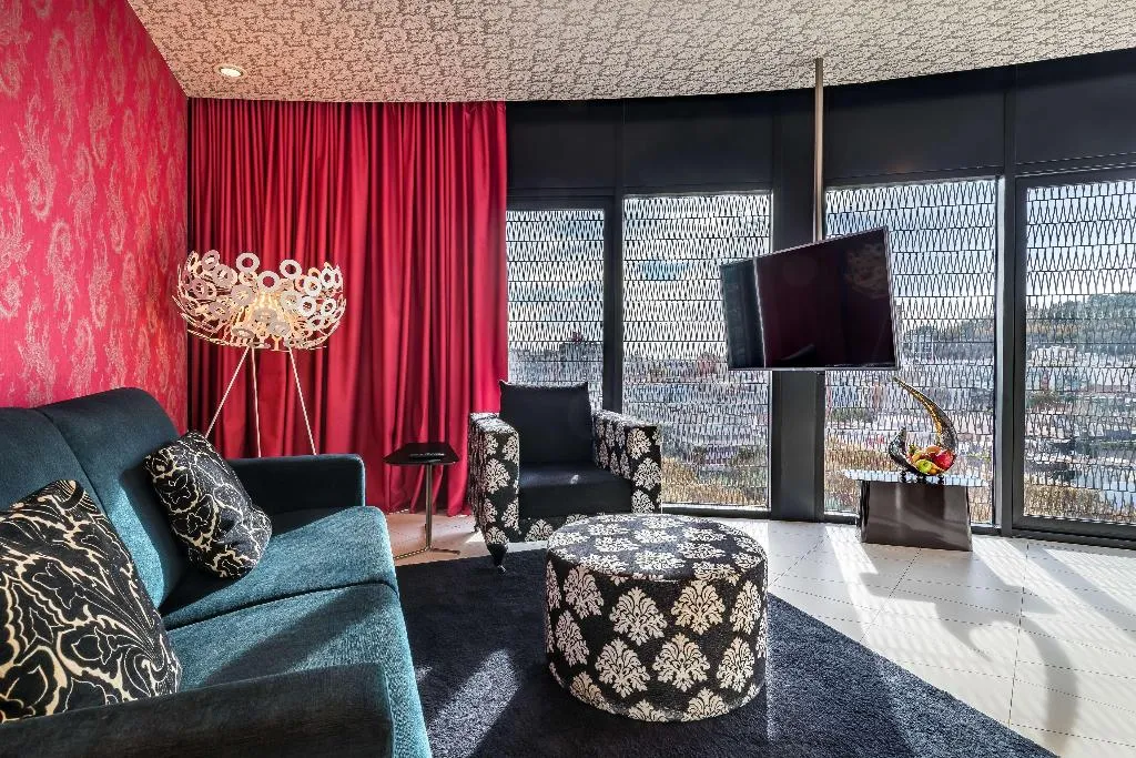 JUNIOR SUITE STANDARD Room, Barcelo Raval, Barcelona