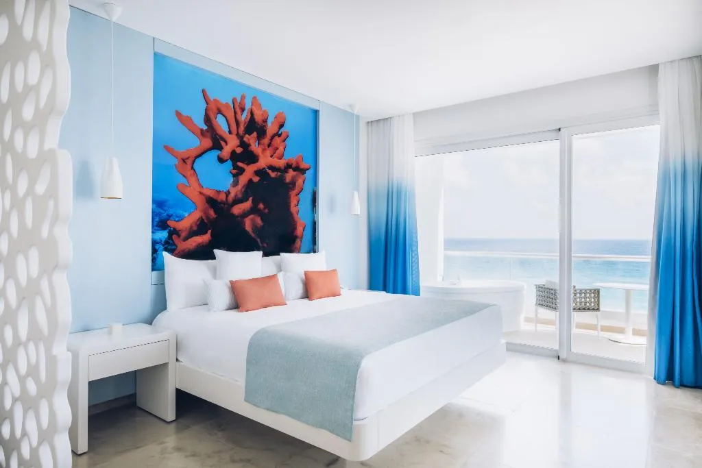 JUNIOR SUITE SUPERIOR OCEAN FRONT Room, Iberostar Selection Coral Cancun All Inclusive, Cancun Area