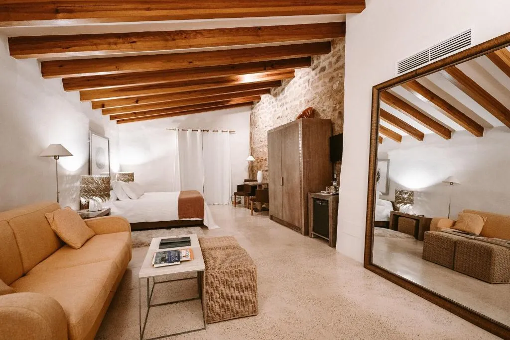SUITE QUEEN SIZE BED Room, Cases de Son Barbassa, Majorca