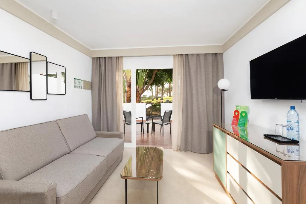 FAMILY ROOM ONE BEDROOM Room, Hotel Riu Paraiso Lanzarote - All Inclusive, Lanzarote