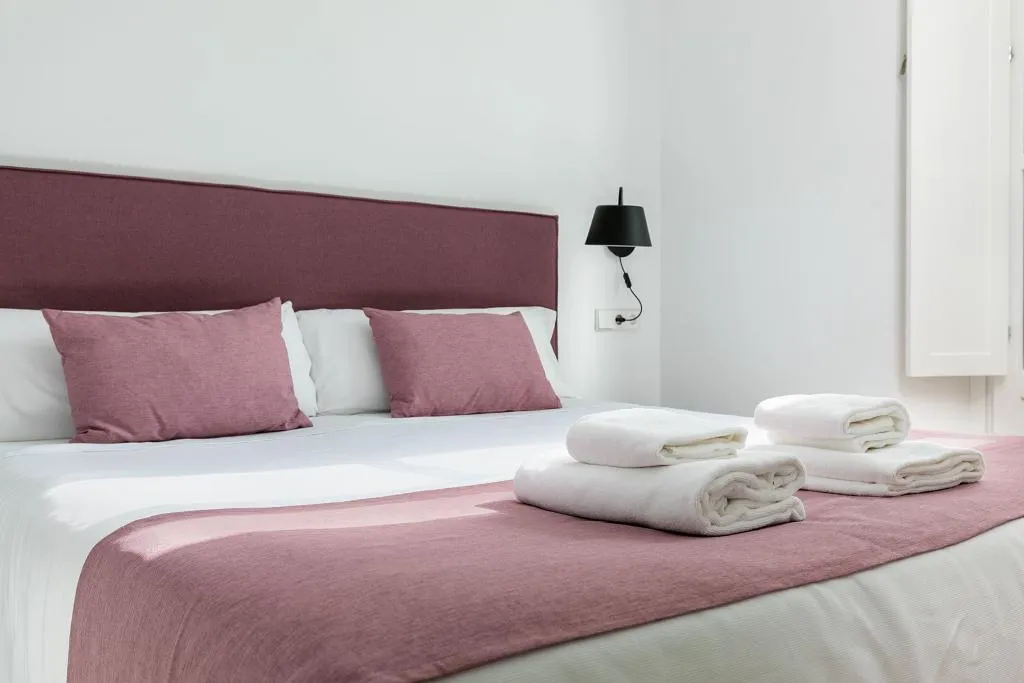 APARTMENT TWO BEDROOMS Room, Holiday Rentals Los Salados, Seville
