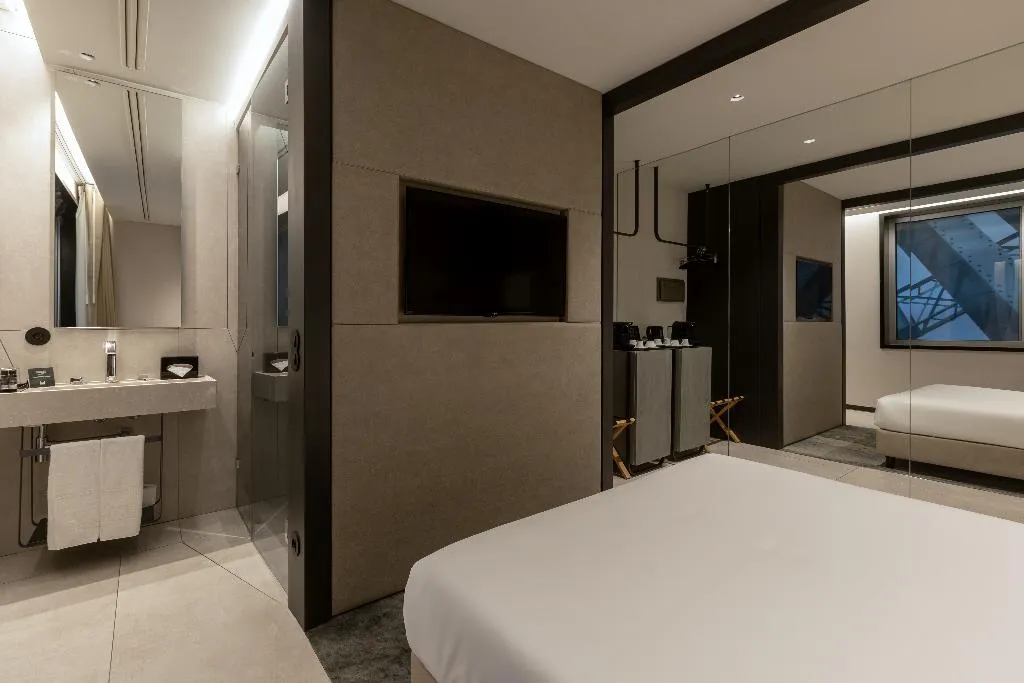 DOUBLE BASIC Room, Porto Royal Bridges Hotel, Porto