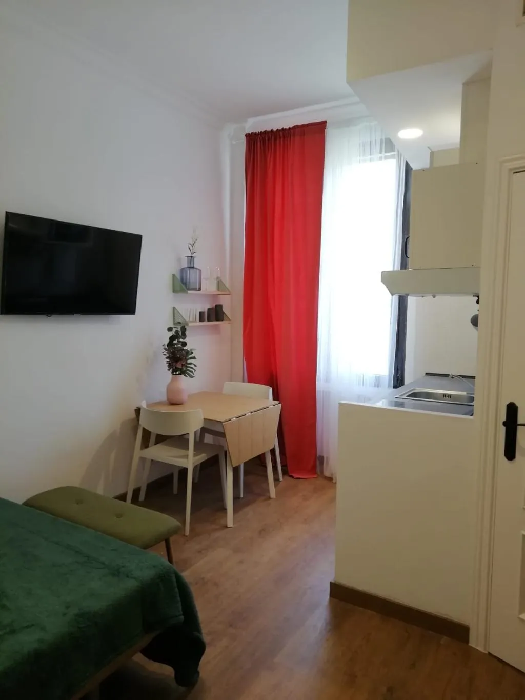 STUDIO STANDARD Room, Smartr Madrid Gran Via 47, Madrid