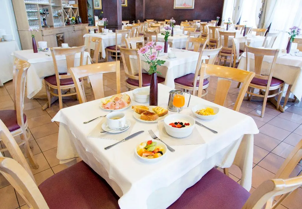 Restaurant, Hotel Meeting, Milan