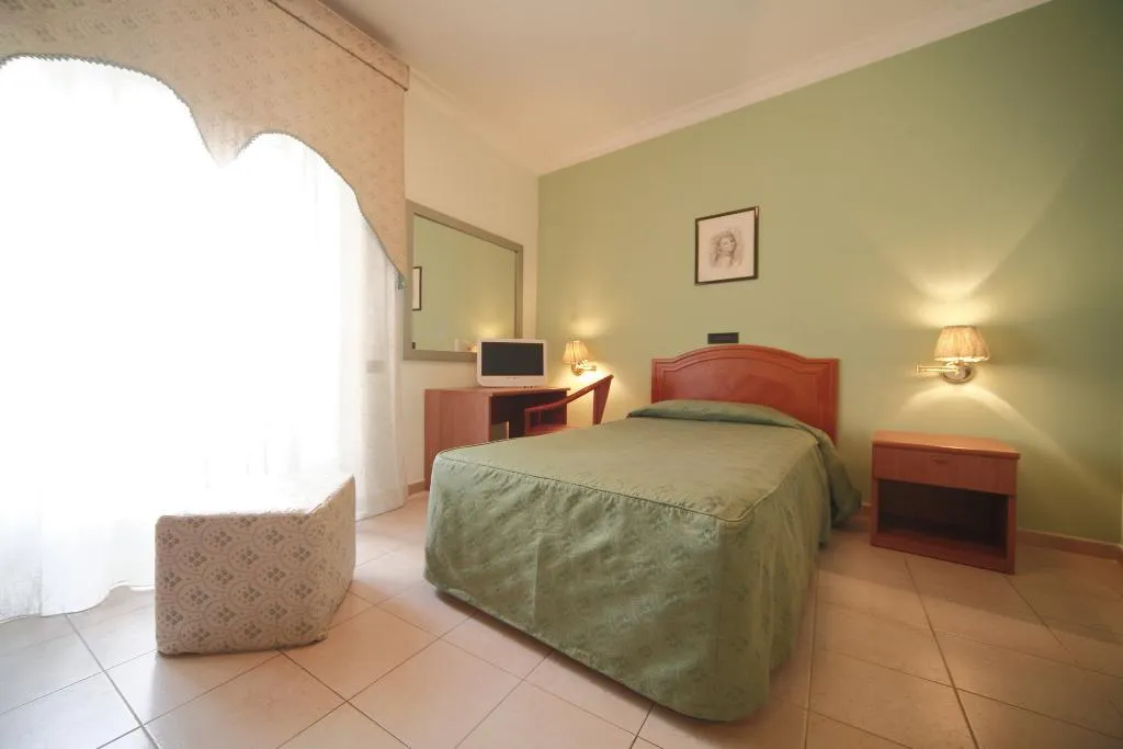 SINGLE STANDARD Room, La Pace, Naples