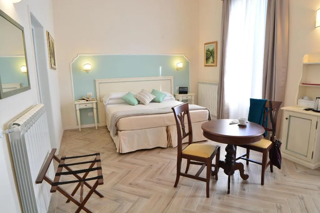 Room, Dimora Salviati, Florence