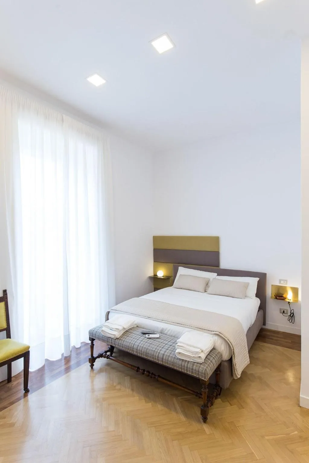 Room, Savoy Riviera, Naples