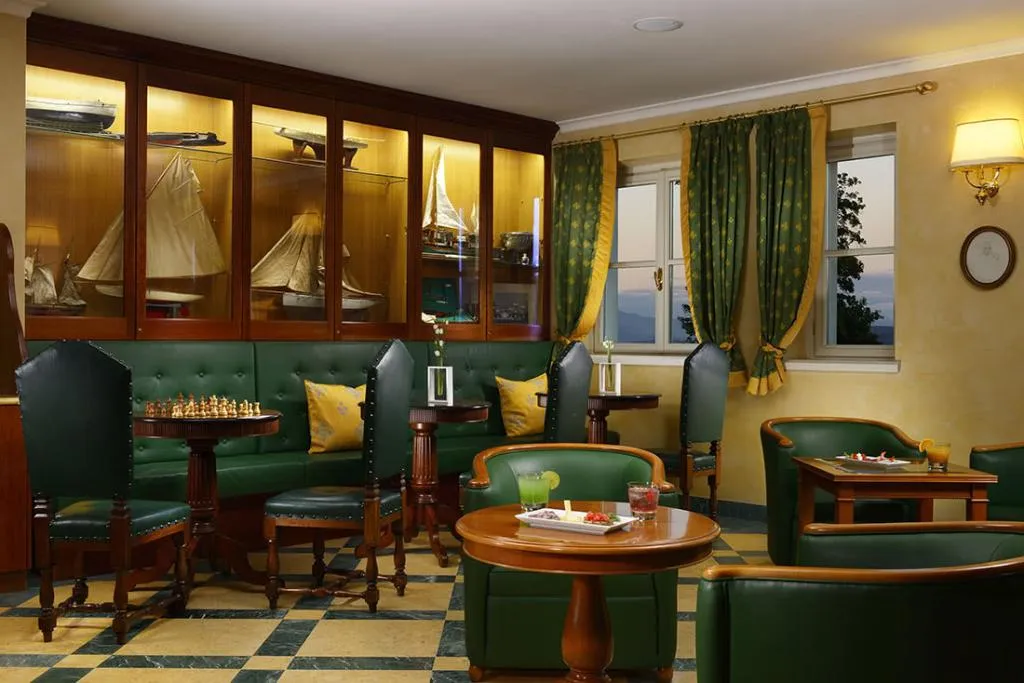 Lobby, Castello Dal Pozzo, Milan