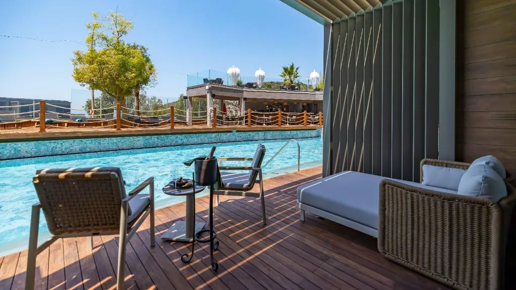 DOUBLE SINGLE USE POOL VIEW Room, Qlusive Hotel, Izmir