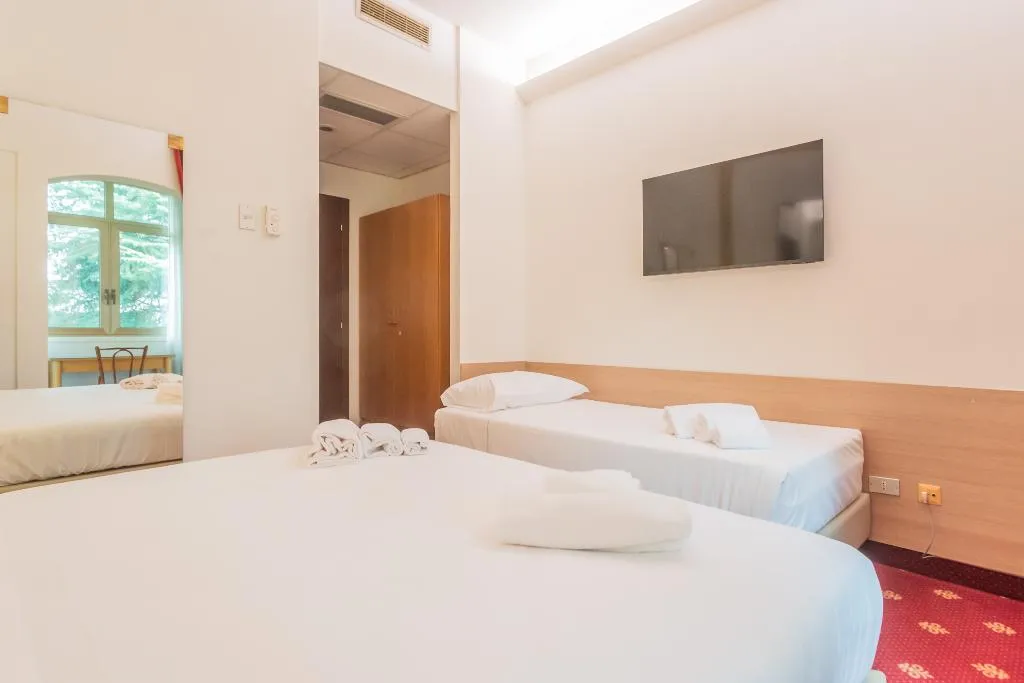 TRIPLE STANDARD Room, Polo, Milan