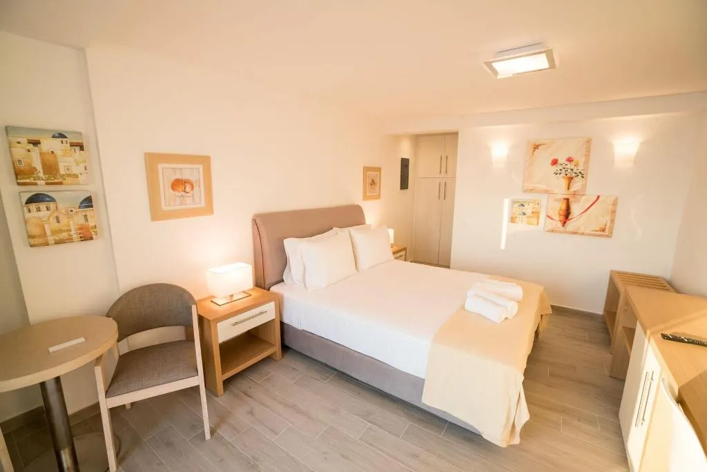 Room, Kratiras View Luxury Suites, Santorini