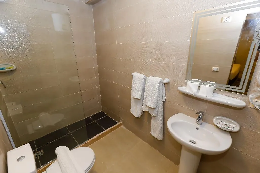 QUADRUPLE STANDARD Room, Giza Pyramids View Inn, Cairo