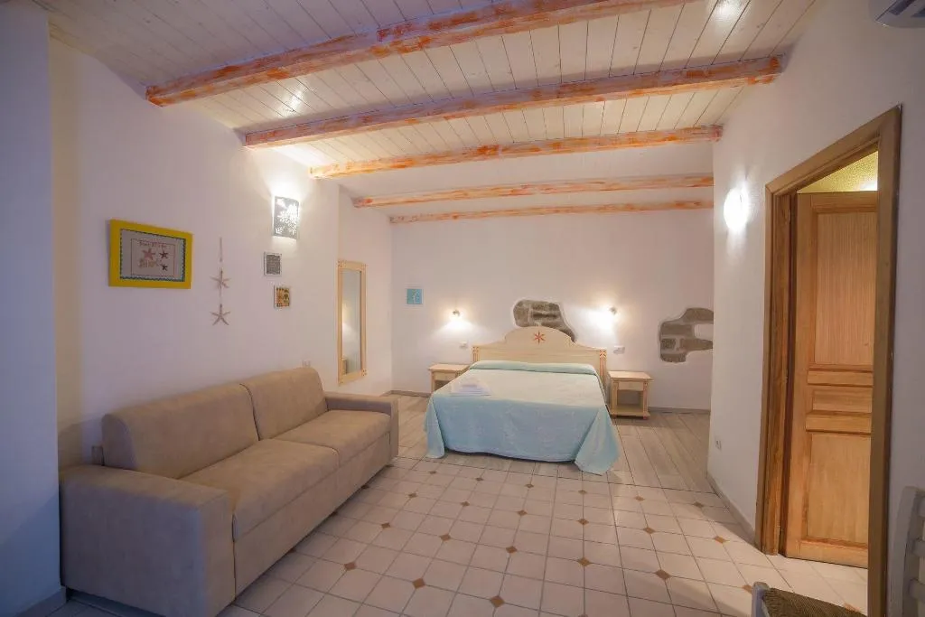Room, Domus Olbia Inn, Olbia