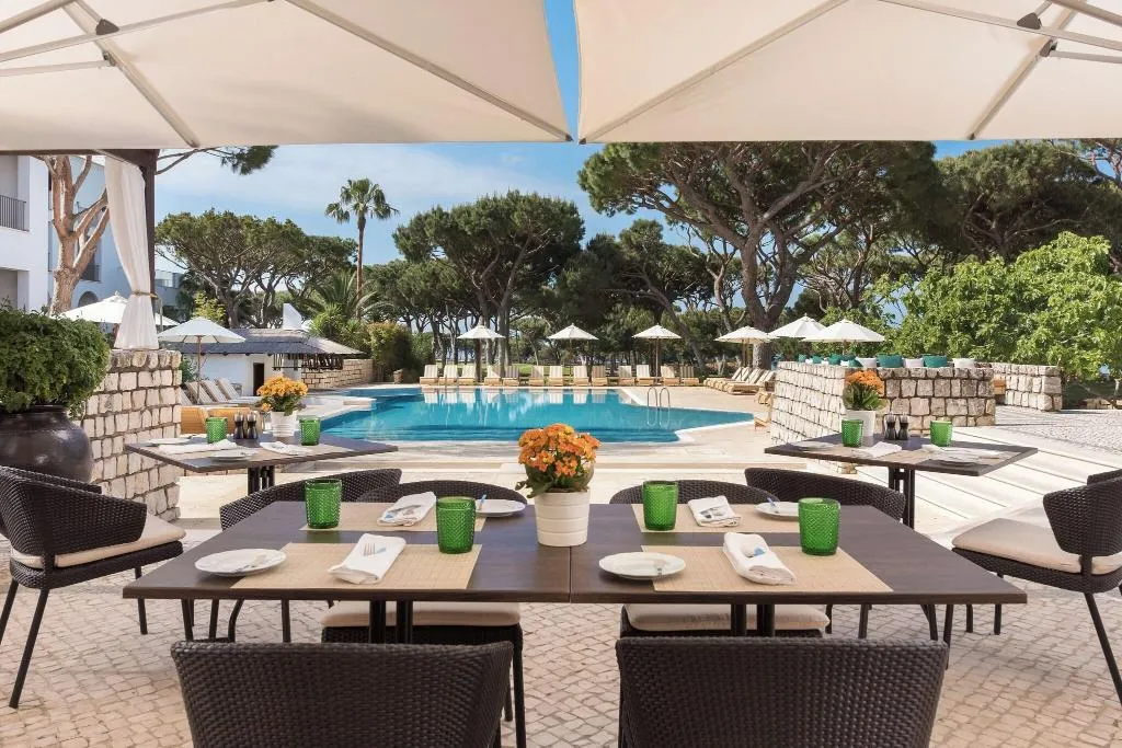 Restaurant, Pine Cliffs Residence, Algarve