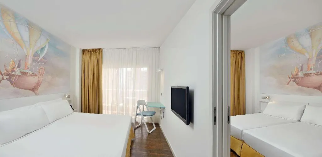 FAMILY ROOM TWO BEDROOMS Room, Sol Katmandu Park & Resort, Majorca