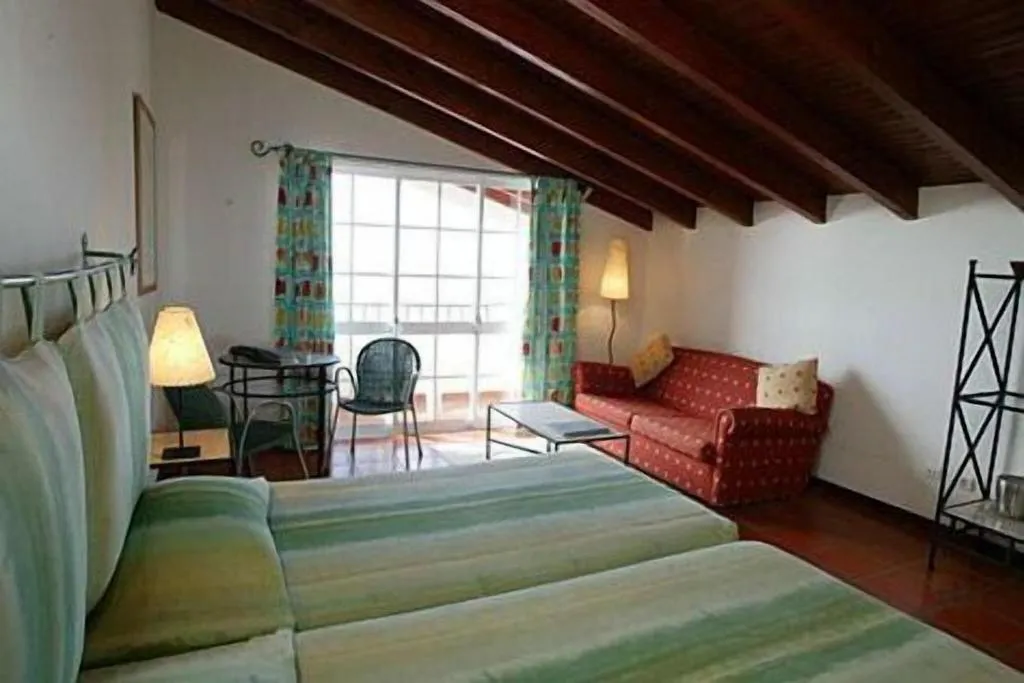 STUDIO WITH DOUBLE BED Room, Quinta Mae Dos Homens Garden Village, Madeira
