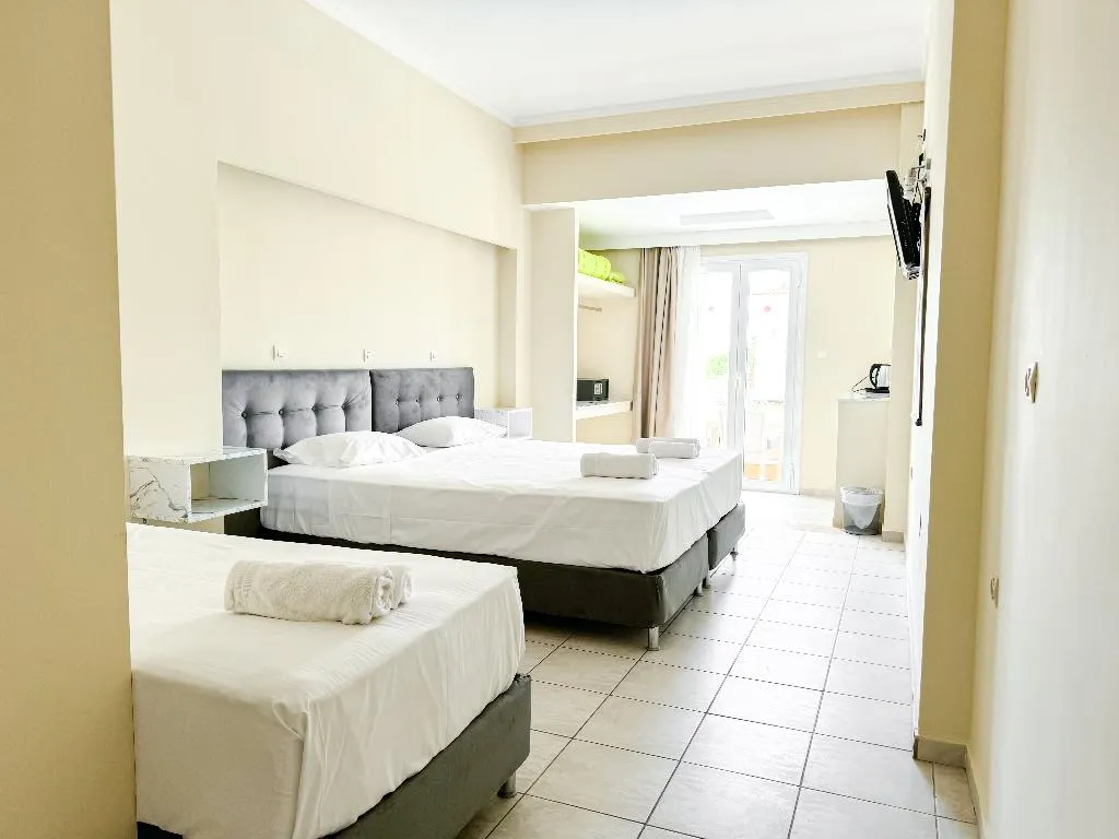 TRIPLE SUPERIOR POOL VIEW Room, Kavos Plaza, Corfu