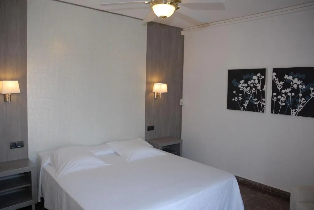 Room, Hotel Grifeu, Costa Brava