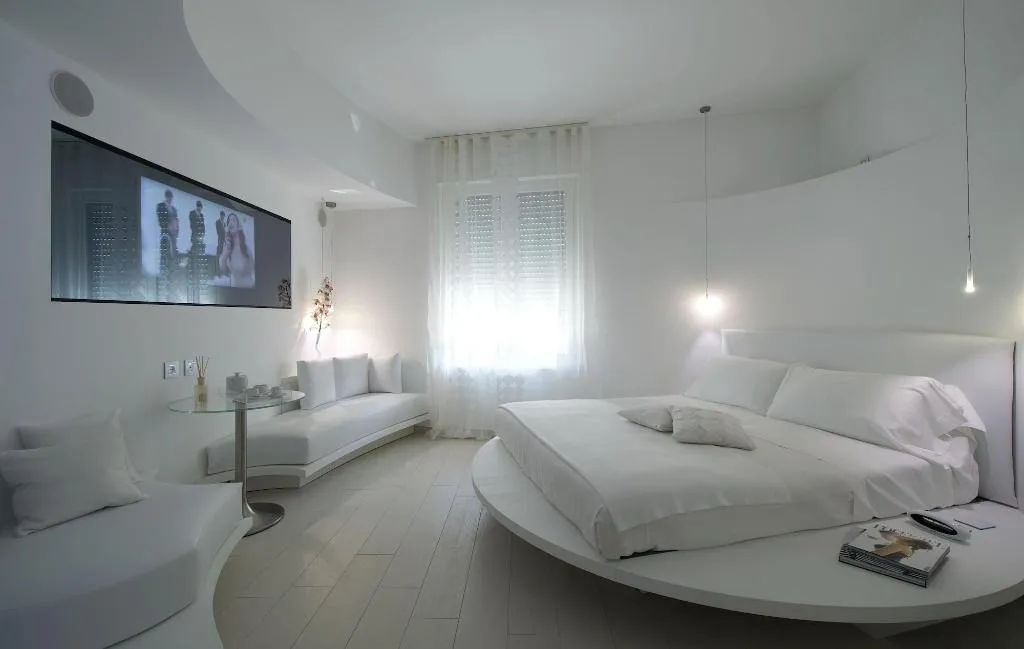 Room, Aparthotel Duomo, Milan
