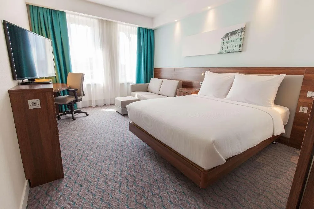 DOUBLE QUEEN SIZE BED Room, Hampton By Hilton Amsterdam City Centre East, Amsterdam