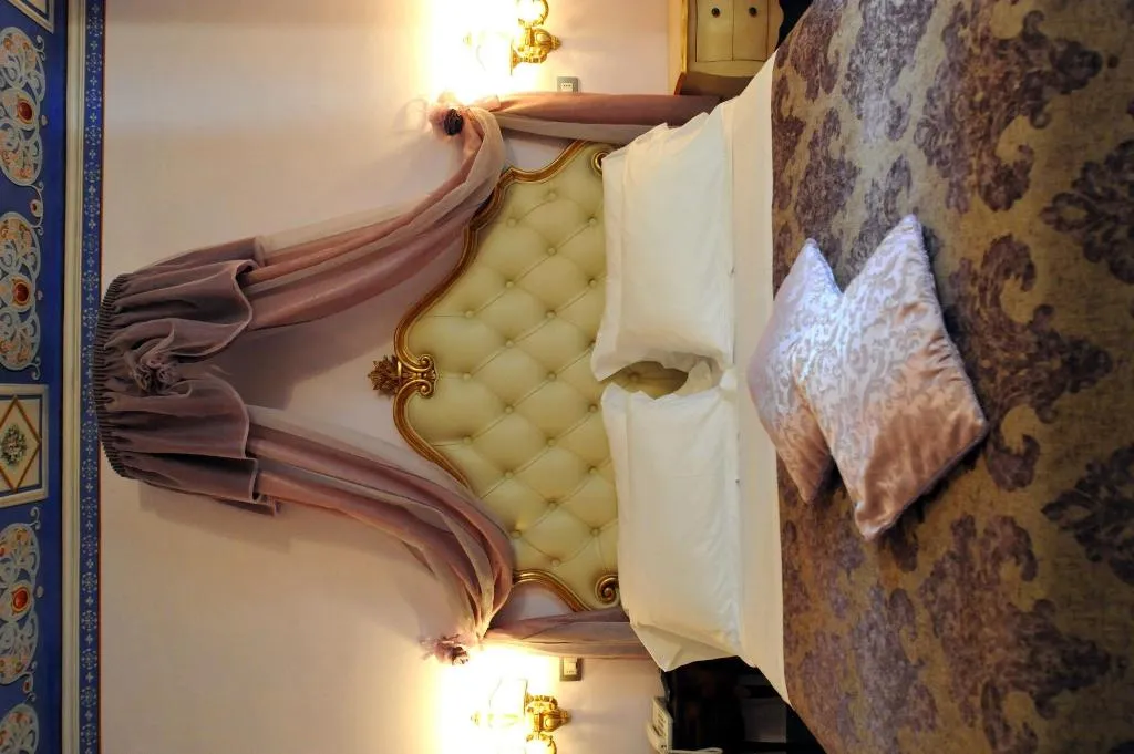 Room, Relais Castelluccio Palusse, Umbria