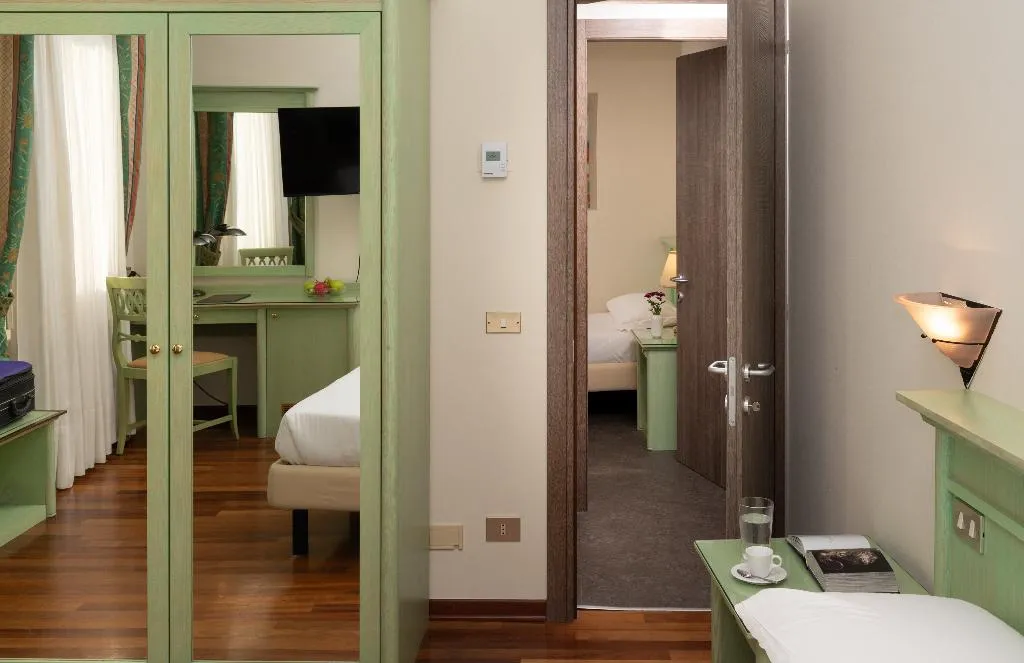TRIPLE CLASSIC Room, Donatello, Venice