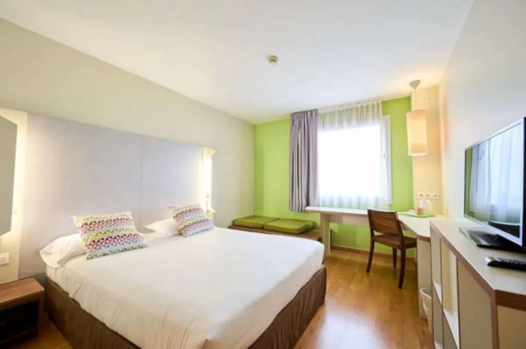 DOUBLE SINGLE USE STANDARD Room, Travelodge Cornella Fira, Barcelona