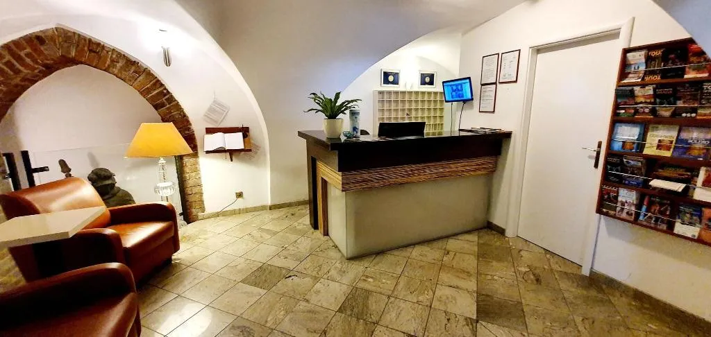 Lobby, Metamorphis, Prague