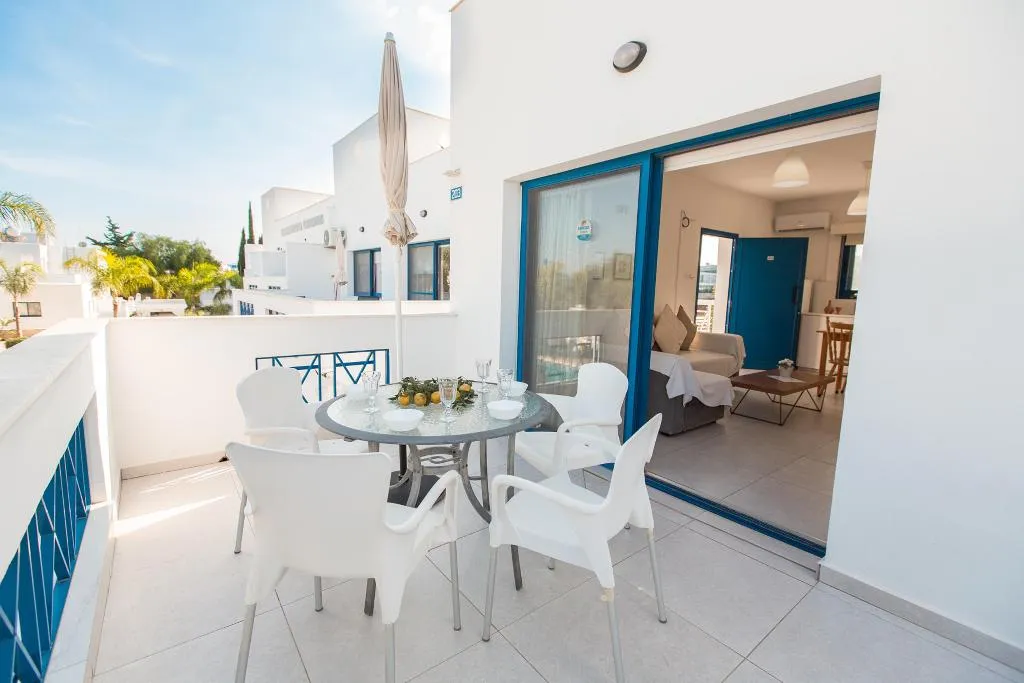APARTMENT ONE BEDROOM Room, Flouressia Gardens, Cyprus