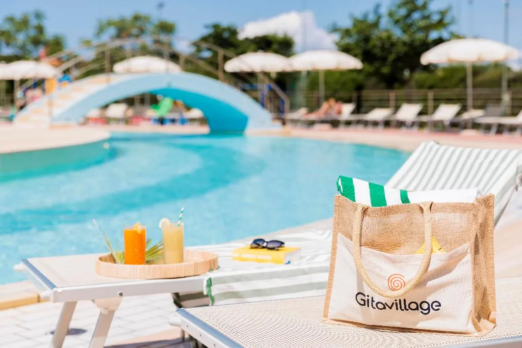 Pool, Gitavillage California, Rome