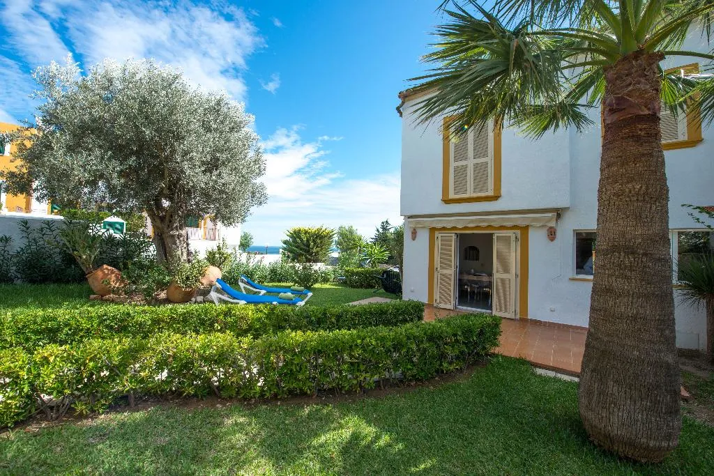 VILLA CAPACITY 7 THREE BEDROOMS Room, Ona Aucanada, Majorca