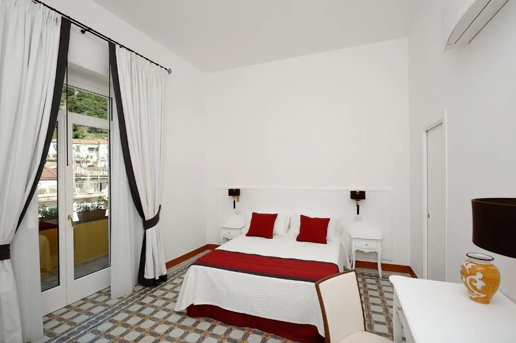 Room, Amalfi Luxury House, Naples