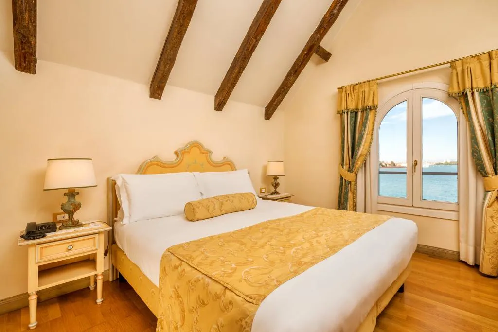 SUITE WITH BALCONY Room, Hotel Villa Laguna, Venice