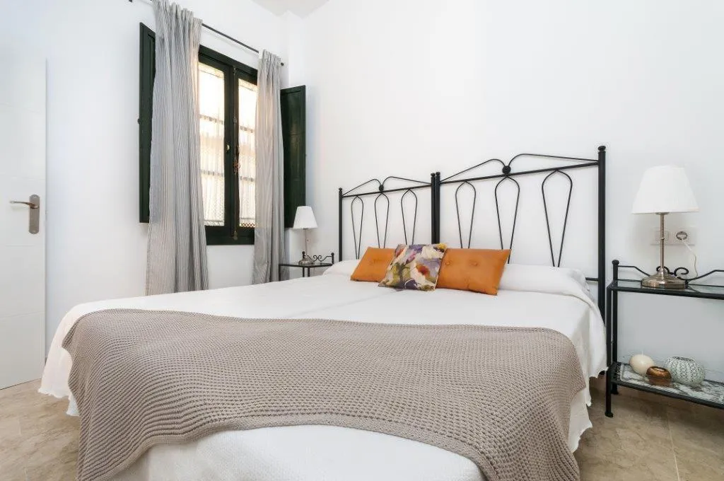 APARTMENT CAPACITY 4 Room, Corral de los Chícharos, Seville