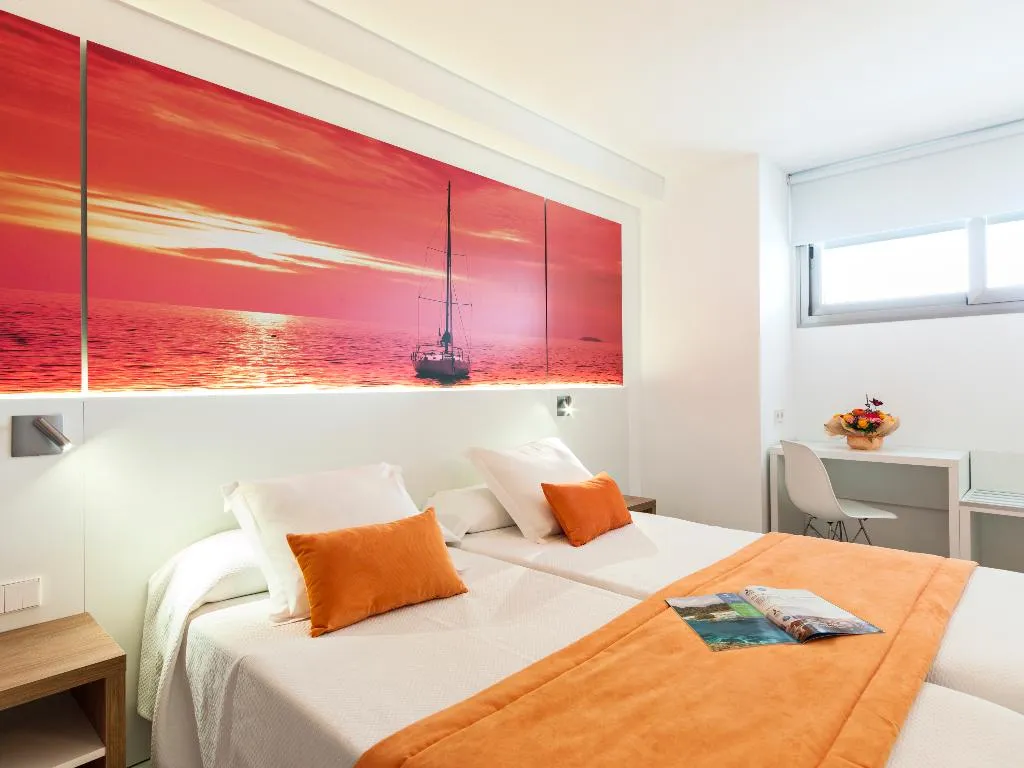 Room, Playas Cas Saboners, Majorca
