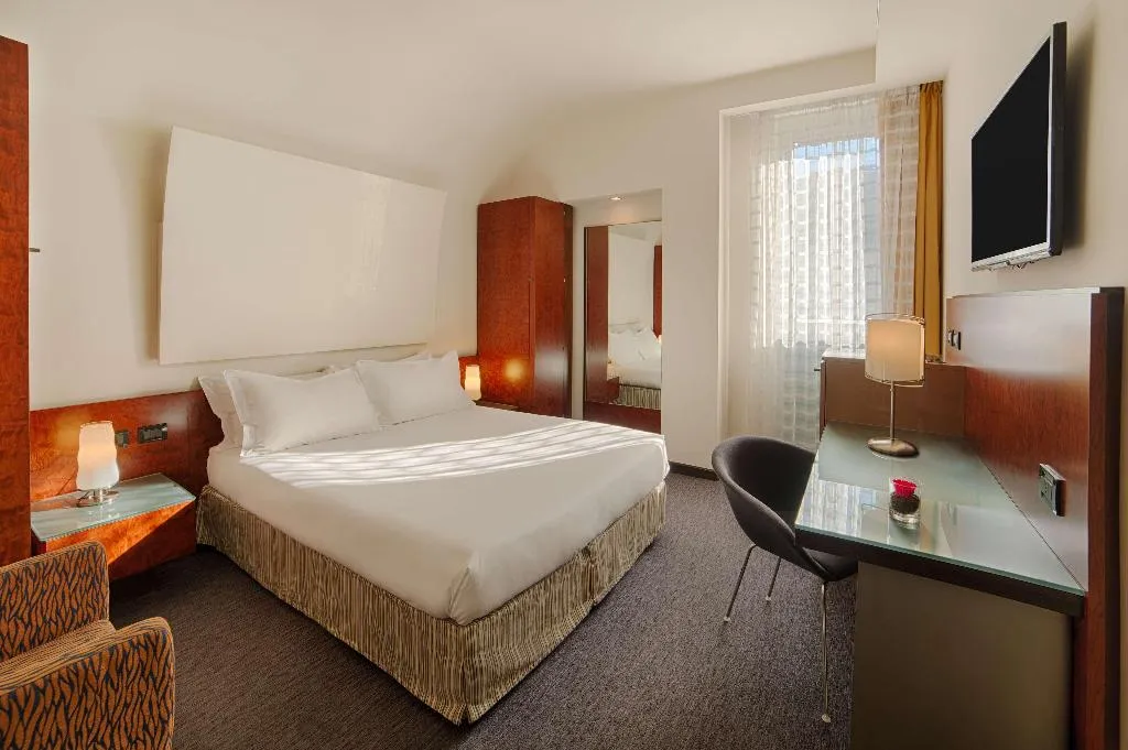 Room, NH Bergamo, Milan