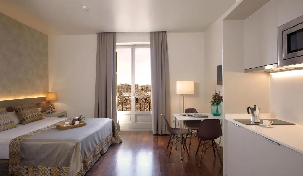 DOUBLE DELUXE Room, Duquesa Suites, Barcelona