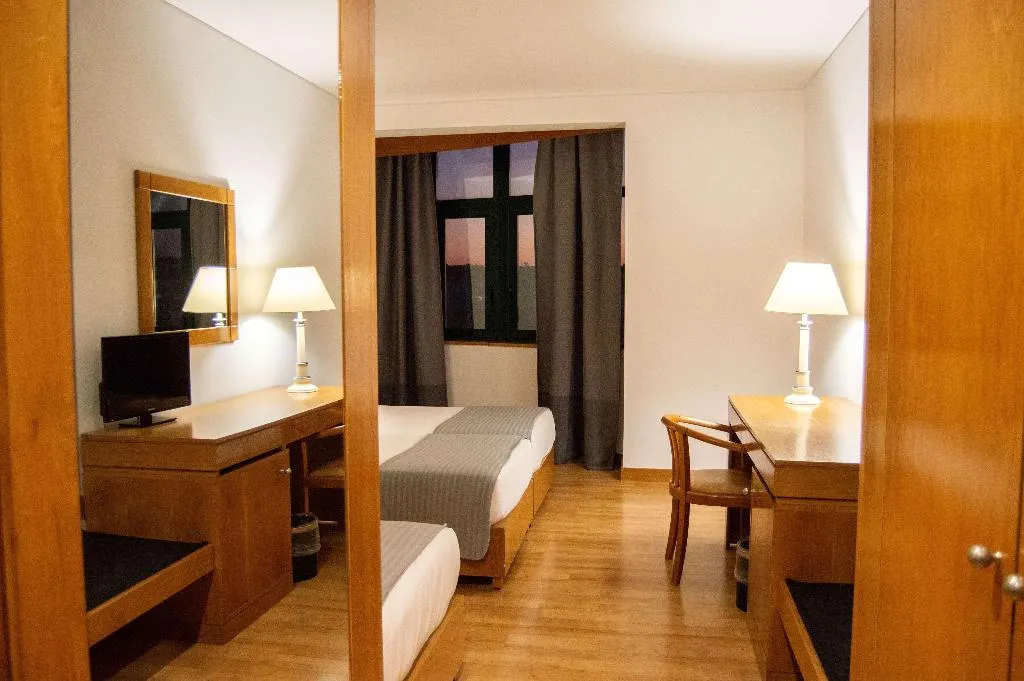 TRIPLE STANDARD Room, TRYP Montijo Parque Hotel, Lisbon