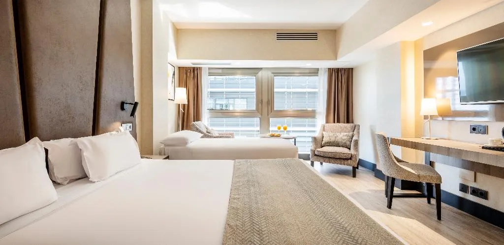 TRIPLE STANDARD Room, Ilunion Malaga, Costa Del Sol
