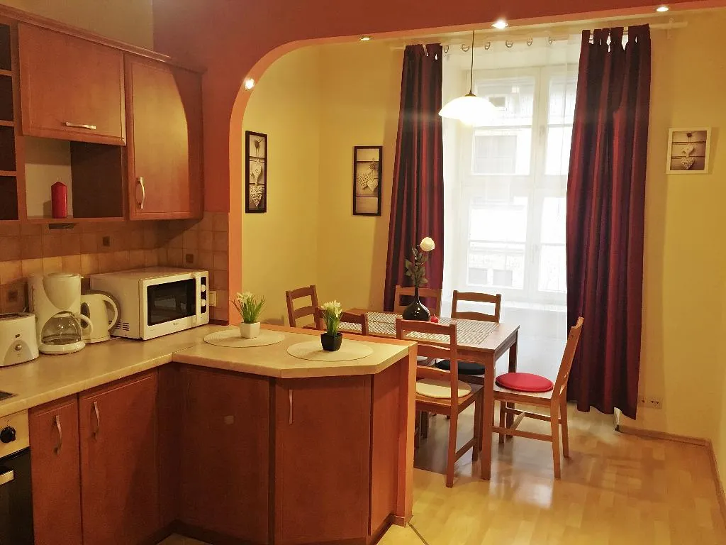 APARTMENT CAPACITY 4 TWO BEDROOMS Room, Old Town Apartments Slawkowska, Krakow
