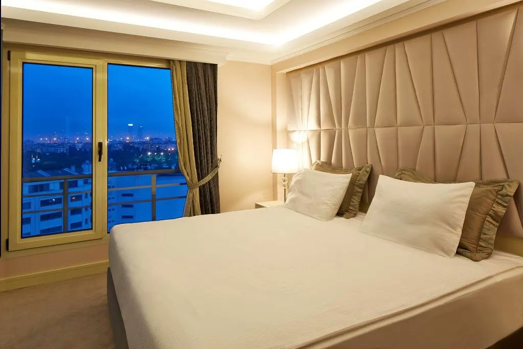 Room, DoubleTree By Hilton Izmir Alsancak, Izmir