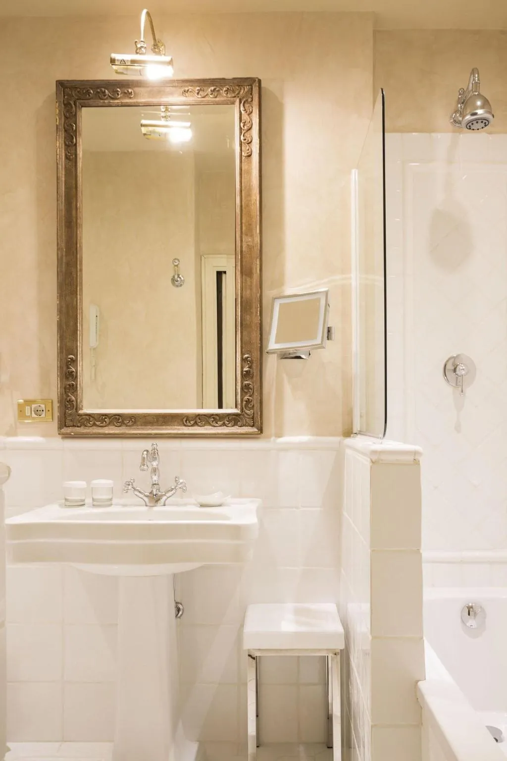 SINGLE CLASSIC Room, Grand Hotel Baglioni, Florence