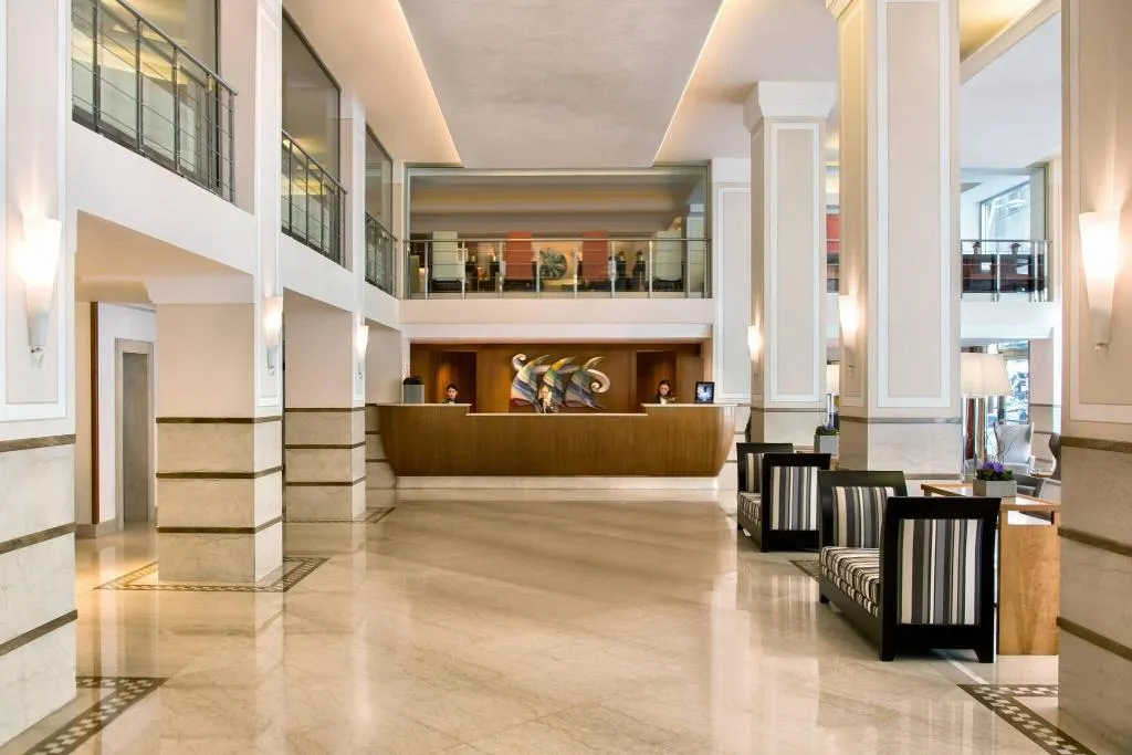Lobby, Renaissance Naples Mediterraneo, Naples