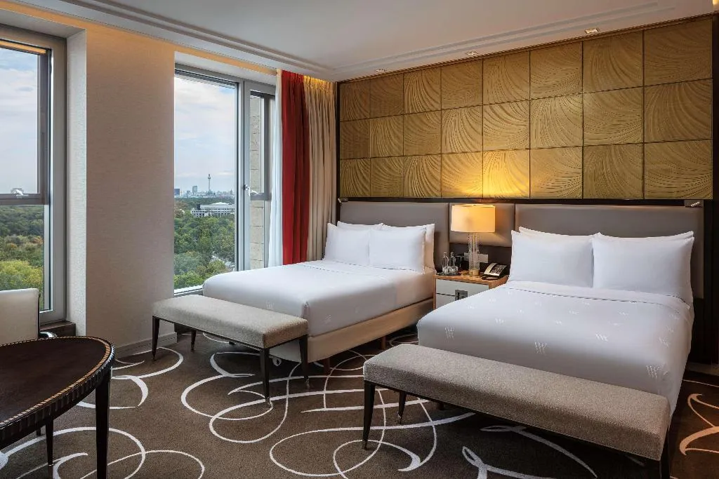 FAMILY ROOM DELUXE Room, Waldorf Astoria Berlin, Berlin