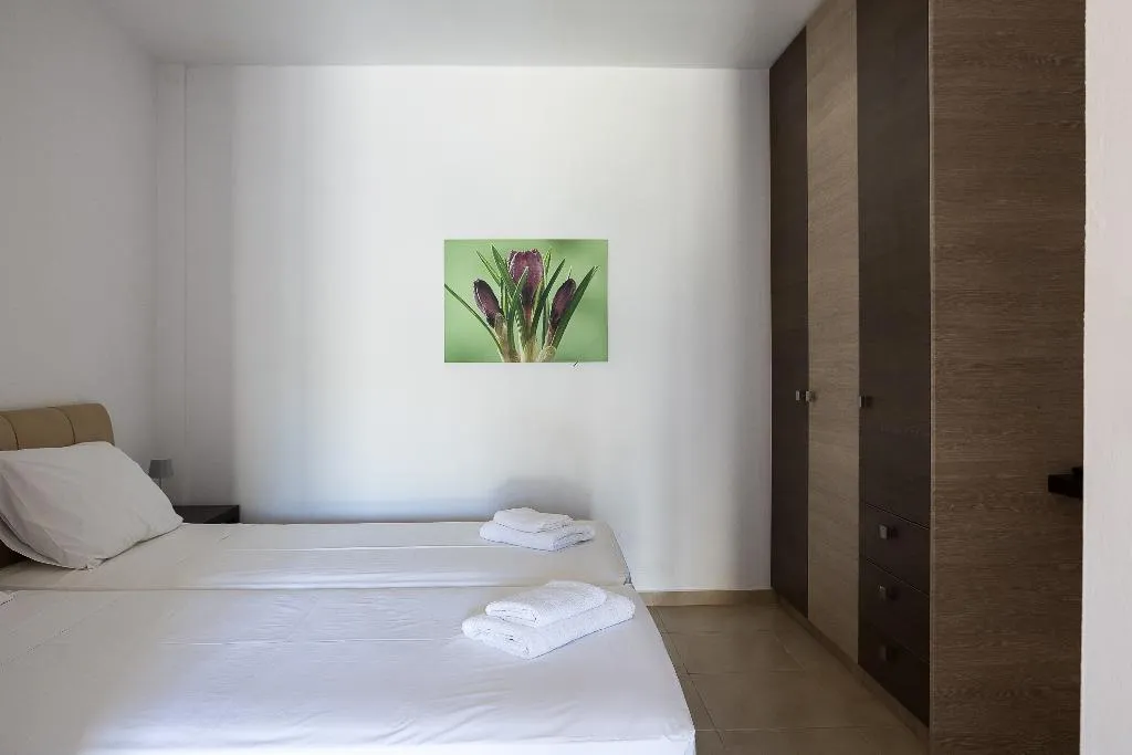 VILLA CAPACITY 6 THREE BEDROOM Room, Pantheon Villas & Suites, Crete
