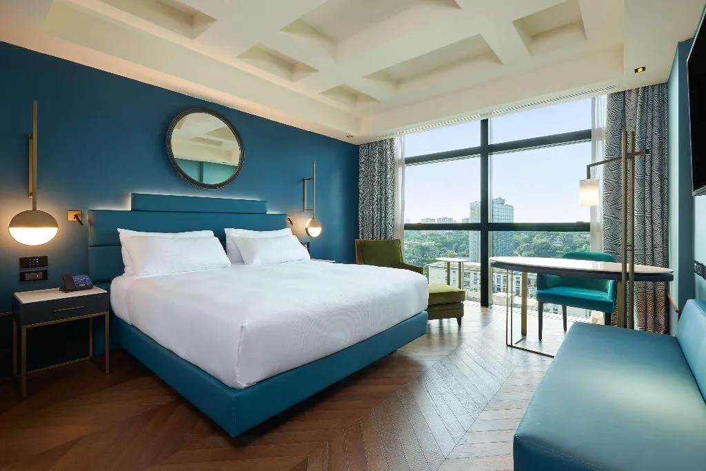 DOUBLE EXECUTIVE KING BED Room, Hilton Rome Eur La Lama, Rome