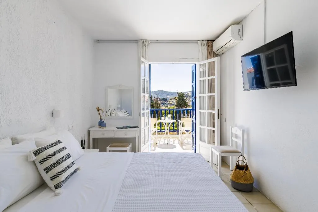 Double or Twin POOL VIEW Room, Aperitton, Skiathos