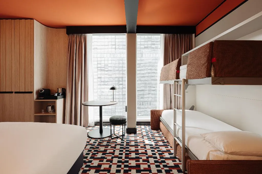 FAMILY ROOM STANDARD Room, DoubleTree by Hilton Amsterdam Centraal Station, Amsterdam