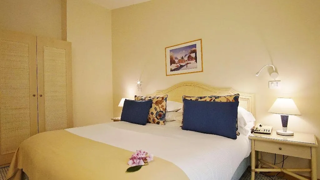 Room, Grand Hotel Aminta, Naples
